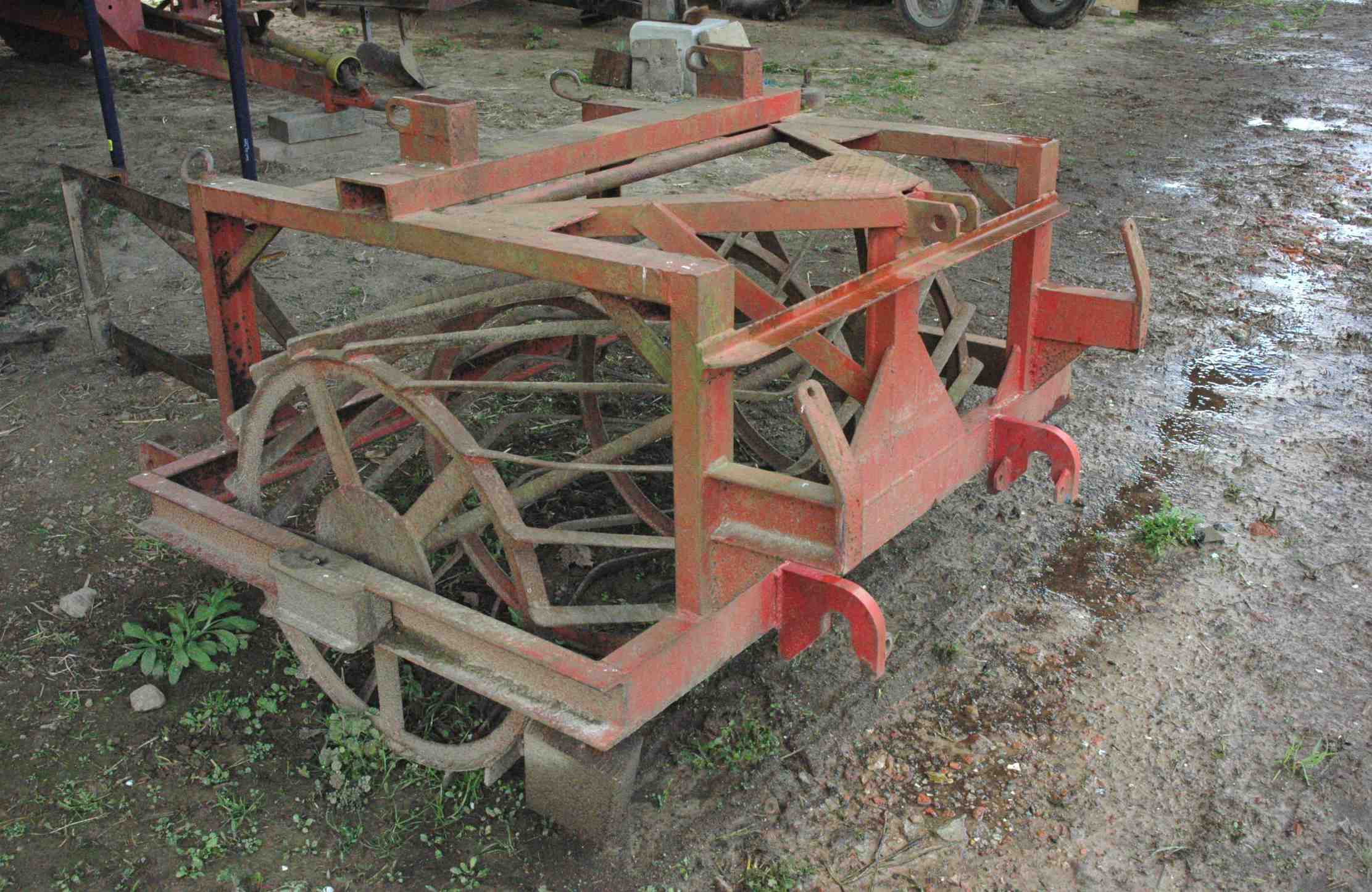 tasse avant cage Bonnel transformé en rouleau faca.jpg